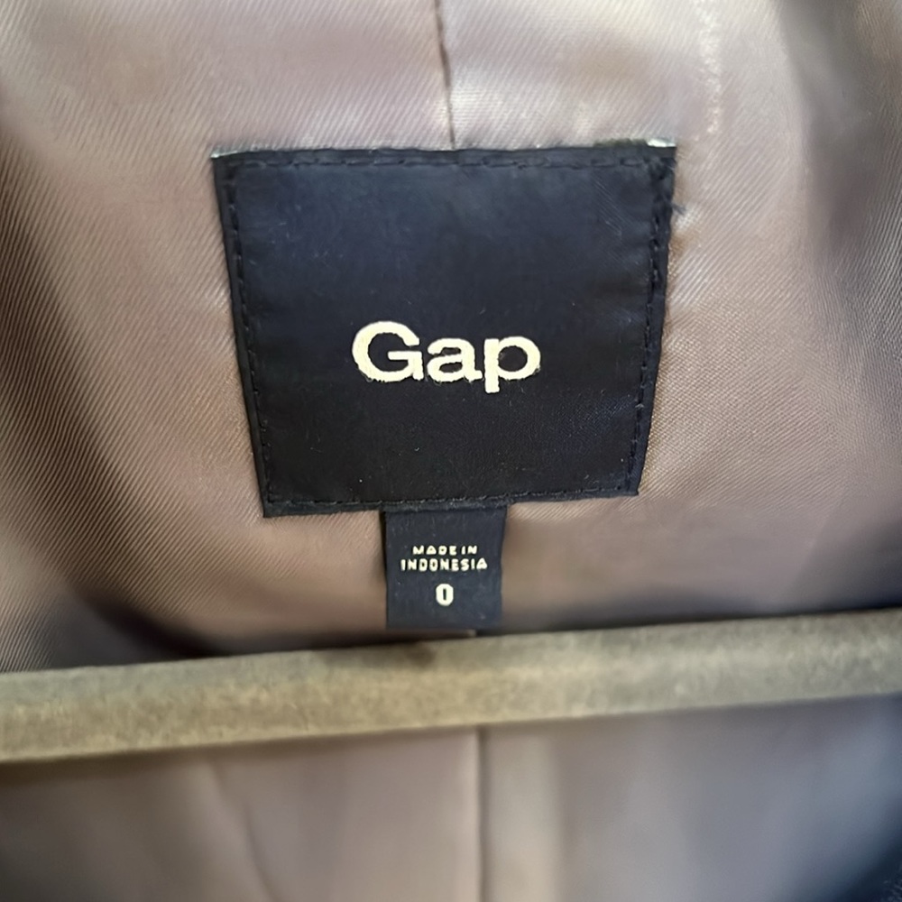 Gap Navy Slightly Cropped, Two Button Blazer Size… - image 2